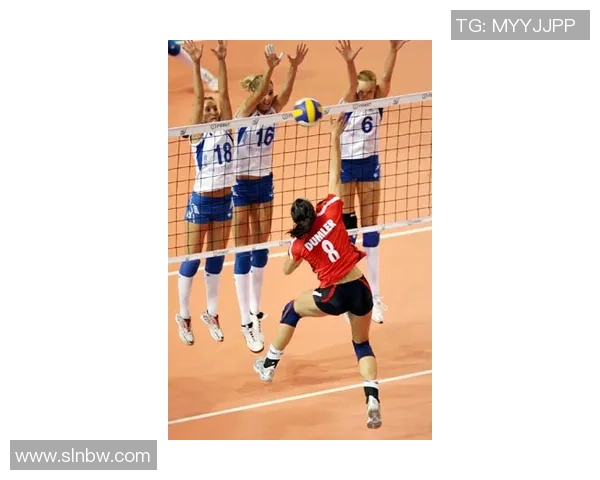 女欧锦赛精彩对决德国女足迎战丹麦女足争夺晋级名额