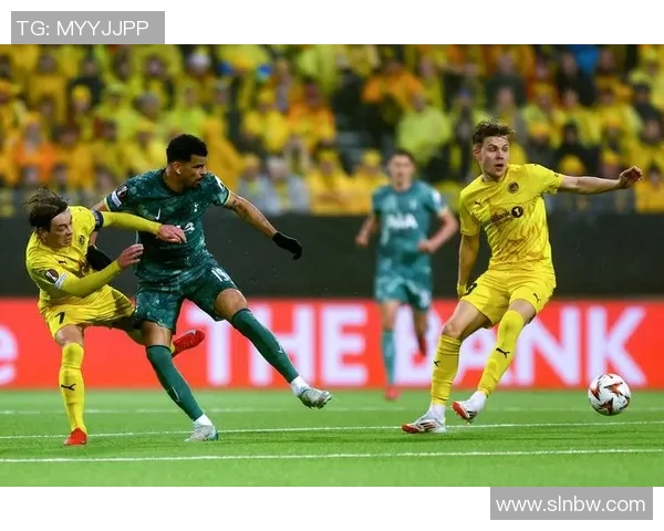 广岛三箭迎战磐石喜悦激情对决展现足球魅力与团队精神