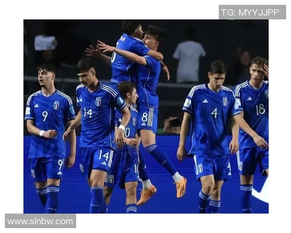 意大利足球队在友谊赛中以两球战胜德国队展现强大实力