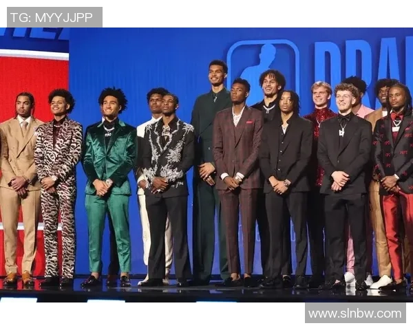 扎克拉文：从天赋少年到NBA全明星的奋斗之路